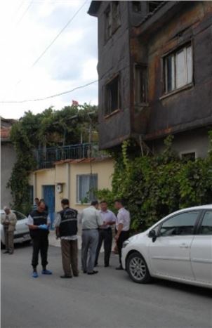 Kanser Hastası Evinde Ölü Bulundu