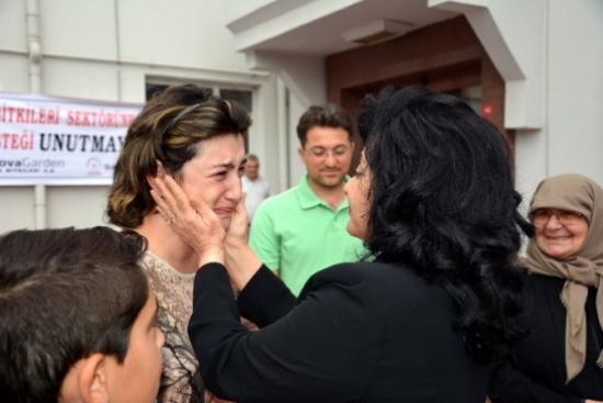 Türkiye'nin Tek Kadın Valisi Gözyaşlarıyla Uğurlandı