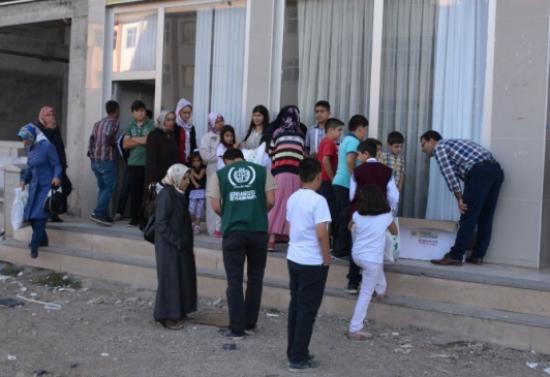 İhh'dan Öğrencilere Kırtasiye Yardımı Projesi