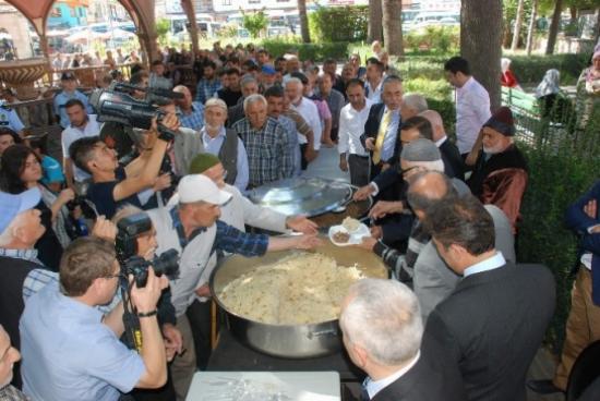 Tokat'ta 2 Bin Kişiye Ahi Pilavı
