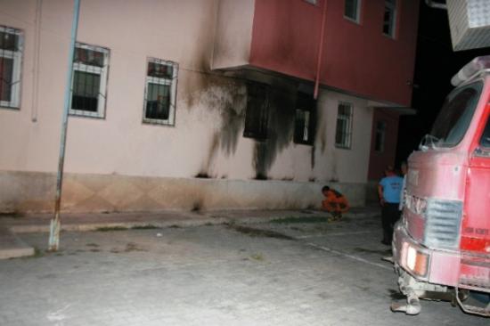 Iğdır'da Bir Okula Molotof Atıldı