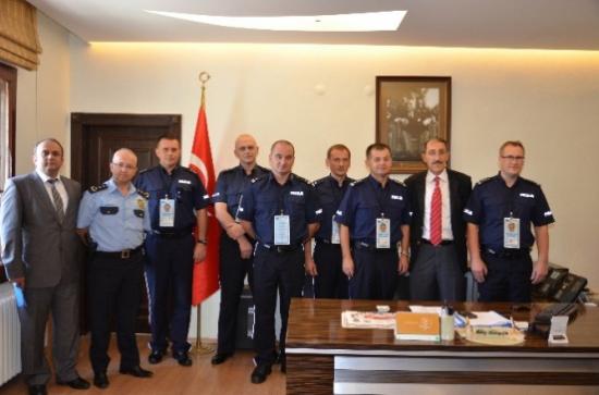 Polonya'dan Gelen Polis Heyeti Emniyet Müdürü Kalayoğlu'nu Ziyaret Etti