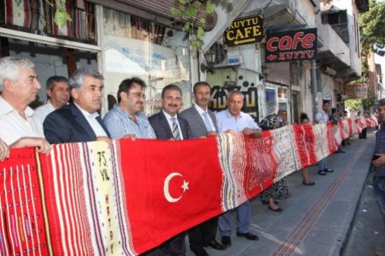 Dünyanın En Uzun Kilimi Cumhurbaşkanı Erdoğan'a Hediye Edilecek