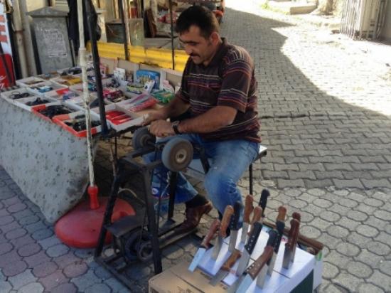 Sungurlu'da Bıçakçılarda ''bileme'' Mesaisi