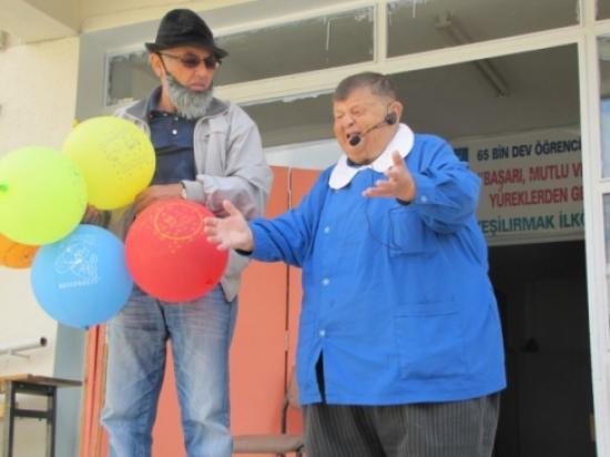 Şişko Nuri Çocukları Duygulandırdı