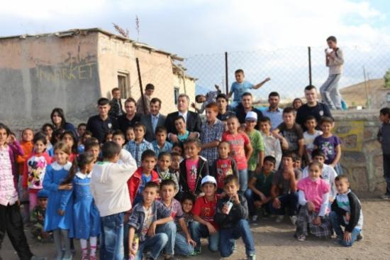 Emniyet Müdür Yardımcısı Yanan Okulları Ziyaret Etti