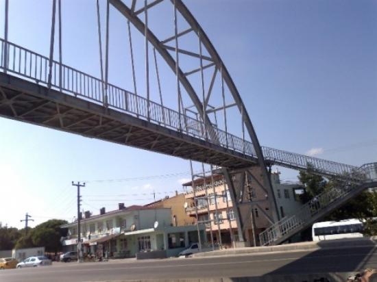 Çardak'da Üst Geçit Çalışmaları Tamamlandı