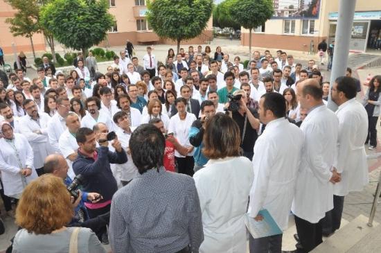 Çomü Doktorlarından Saldırıya Kınama