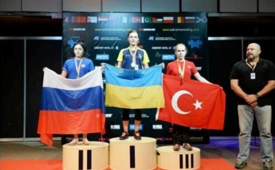 Yalovalı Demir Bilekler Madalyaları Topladı