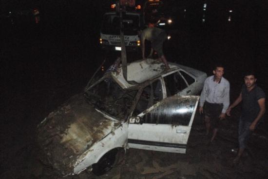 Hatay'da Sağanak Yağış Karayolunu Trafiğe Kapattı.