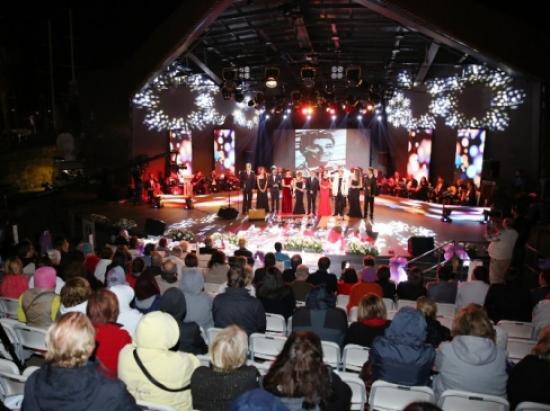 Ustalara Saygı Ses Yarışmasının 1'ncisi Berna Özçeltik Oldu