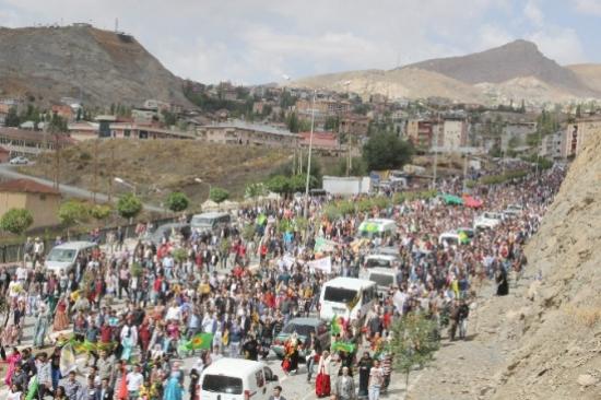 Işid'le Çıkan Çatışmada Ölen Ypg'li Hakkari'de Toprağa Verildi