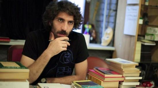 Yeraltındaki Tiyatro Kayıt Altında