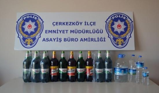 Halk Pazarında Kaçak İçki Ele Geçirildi