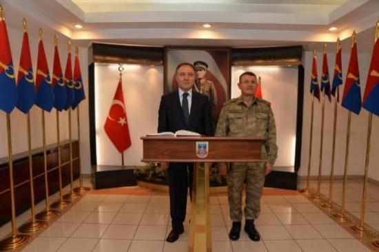 Vali Altıparmak'tan Tümgeneral Lapanta'ya İade-i Ziyaret