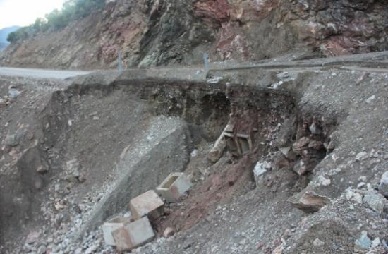 Başkan Esat Öztürk Sel Felaketinin Yaşandığı Bölgede İncelemelerde Bulundu