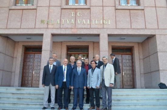 Muhtar Dernekleri Vali Süleyman Kamçı'yı Ziyaret Etti