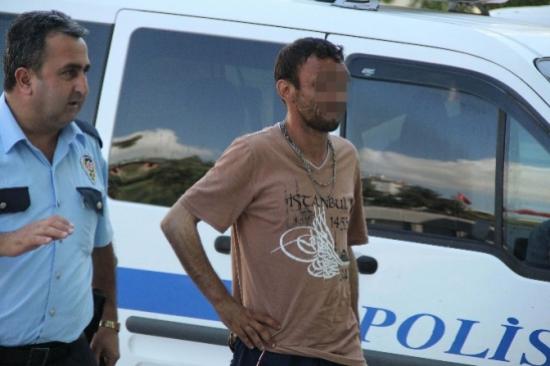 Anneye Tekmeye 1 Yıl 8 Ay Hapis