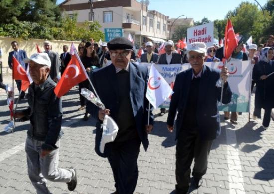 Dedeler Sağlık İçin Yürüdü