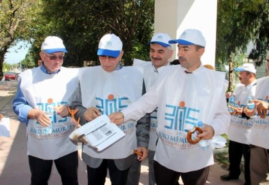 Sendikacılar Simit Yiyip Bordro Yaktı