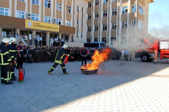 Adıyaman Belediye İtfaiye Ekiplerinden Yangın Tatbikatı