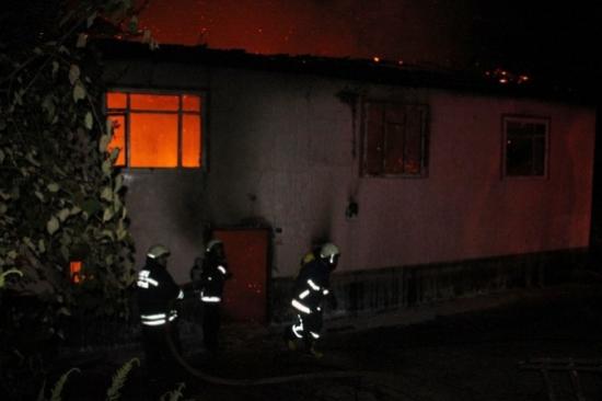 Yaşlı Adam Evinde Çıkan Yangında Hayatını Kaybetti