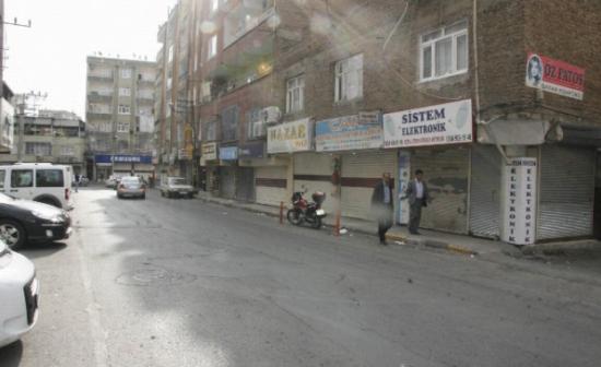 Diyarbakır'da Esnaf Kepenk Kapattı