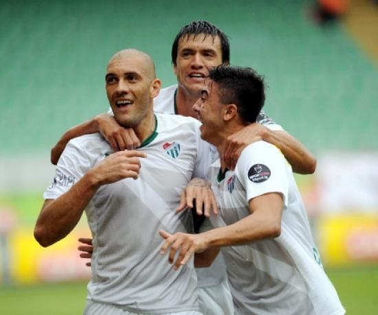 Bursaspor Mersin'de Seri Peşinde