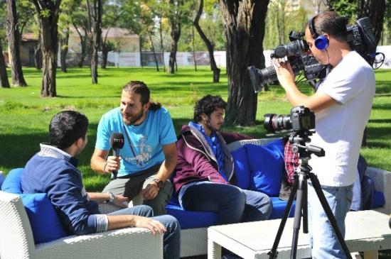 Trt'nin Yoldaki Haber Programı Agü'nün Sümer Kampüsünde