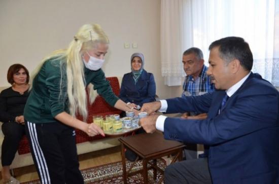 7 Organı Değişen Refiye Valiye Kendi Elleriyle Kahve Pişirdi