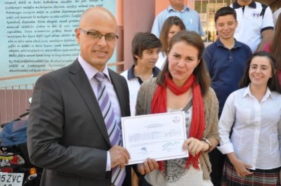 Gençlik Tiyatrosuna Başarı Belgeleri Verildi