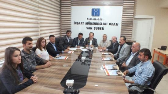 Hdp'li Üçer Vanlıları Bayramda Kobane İle Dayanışmaya Çağırdı