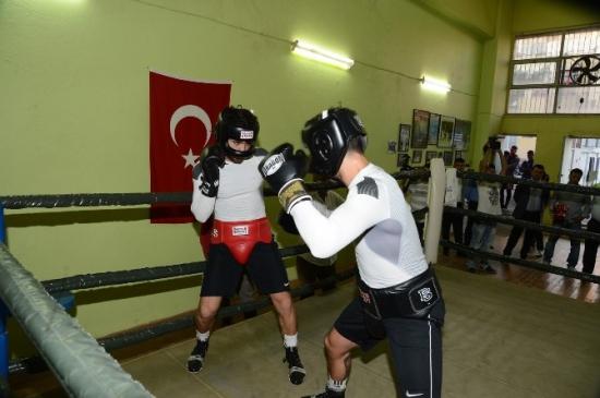 Cesur Yürekler'e Moral Ziyaretleri