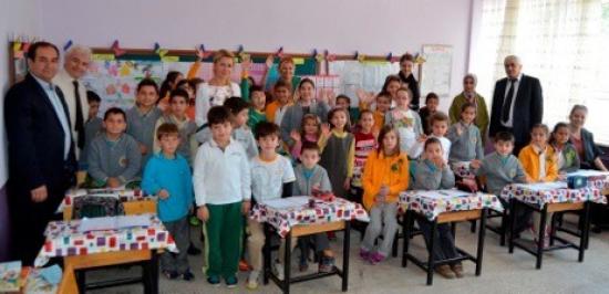 Kültür Okulları Öğrencileri Köylülerle Bayramlaştı