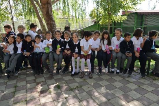 Minik Öğrencilerin Hayvan Sevgisi