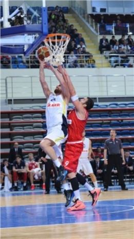 Fenerbahçe Ülker Farklı Kazandı