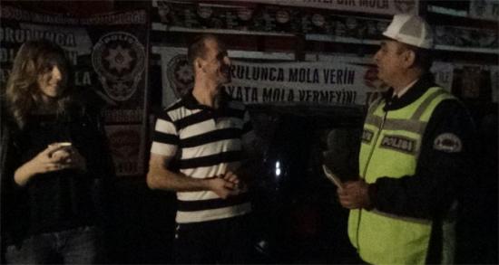 Polisten yorgun sürücülere zorunlu çay molası!