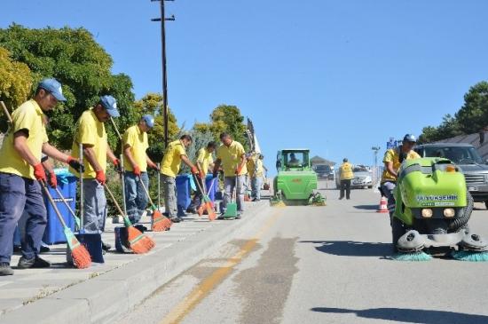 Büyükşehir'den Mezarlıklarda Temizlik