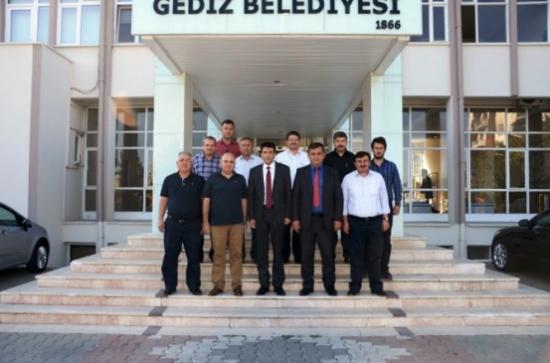 Gediz Kaymakamı Avni Kula Başkan Saraoğlu'nu Ziyaret Etti