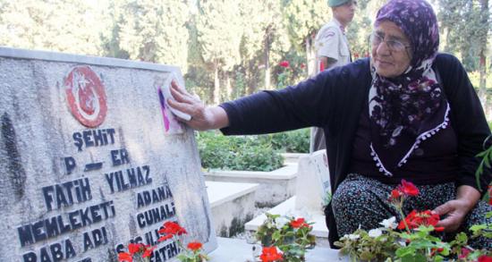 Şehit annesi: 'Vatan sağ olsun!'!