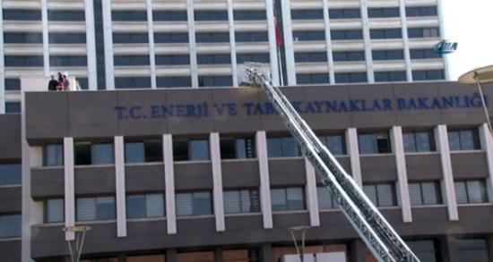 Bakanlıkta yangın paniği!