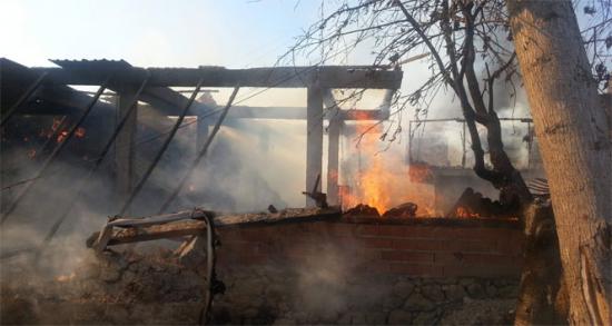 Yangında 250 kurbanlık hayvan telef oldu!