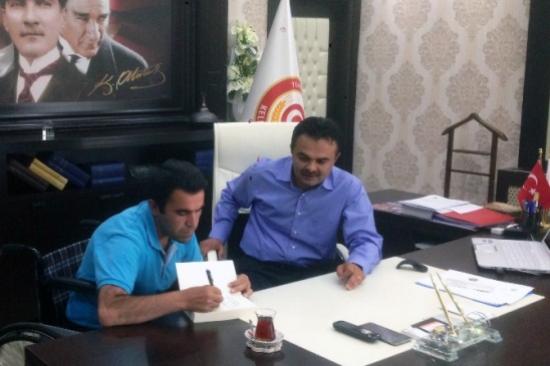 Yürüme Engelli Yazardan Kelkit Kaymakamı Gazel'e Ziyaret