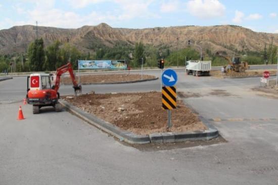 Çankırı'da Kent İçi Kavşaklar Renkleniyor