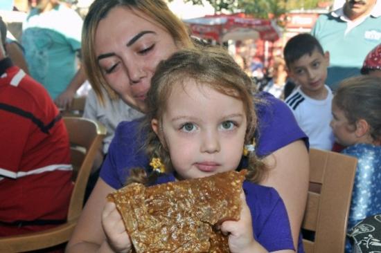 Gümüşhane'de En Güzel Dut Pestili Ve Dut Pekmezi Seçildi