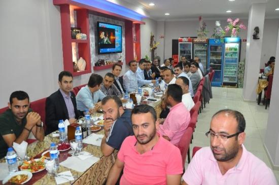 Gazetecilerden Kaymakama Veda Yemeği