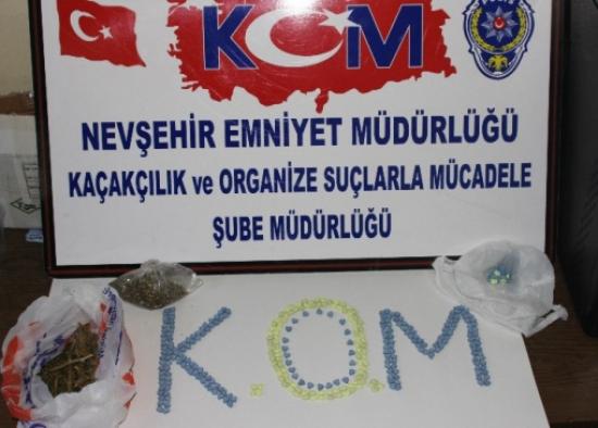 Nevşehir'de 3 Kilo Esrar Ve 336 Adet Uyuşturucu Hap Ele Geçirildi