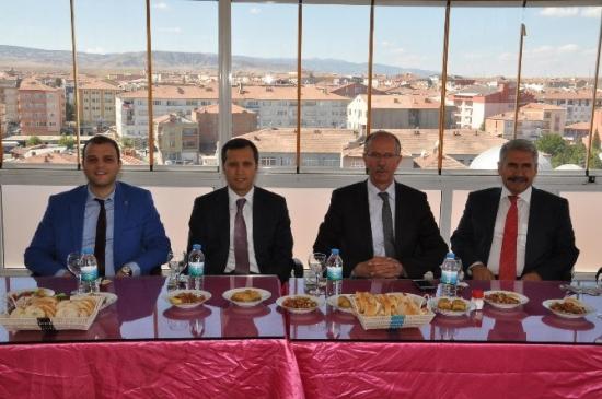 Yerköy Öğretmen Evi Günlük 620 Öğrenciye Sıcak Yemek Dağıtıyor
