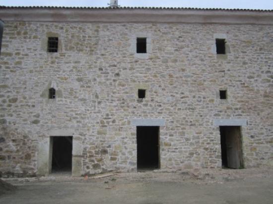 Asırlık Taş Han Yeniden Ayağa Kaldırılıyor