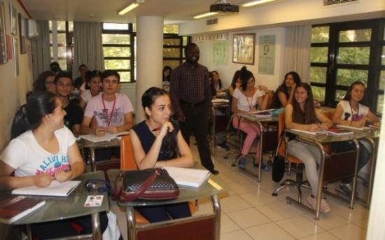 Tuncelili Öğrencilere İngilizce Eğitimi